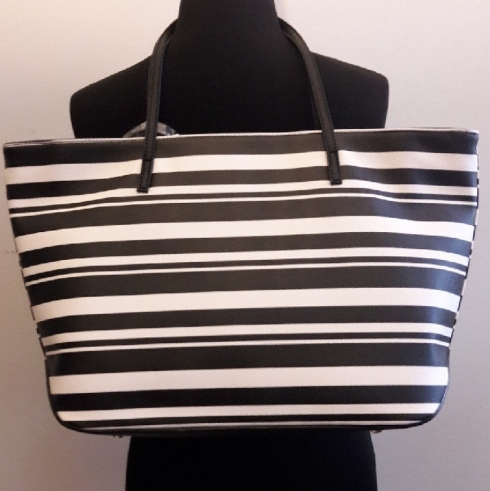 🌟SOLD🌟Authentic Nine West "IT GIRL" Large Tote - Picture 4 of 8